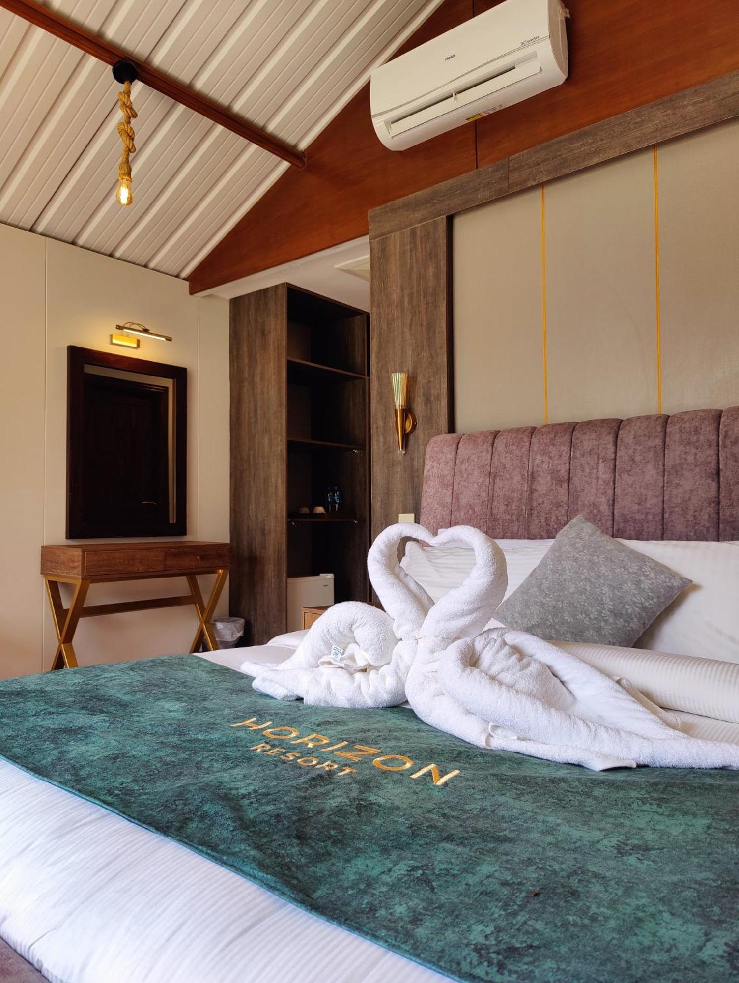 Horizon Resort Attabad Lake Hunza Karimabad  Bagian luar foto